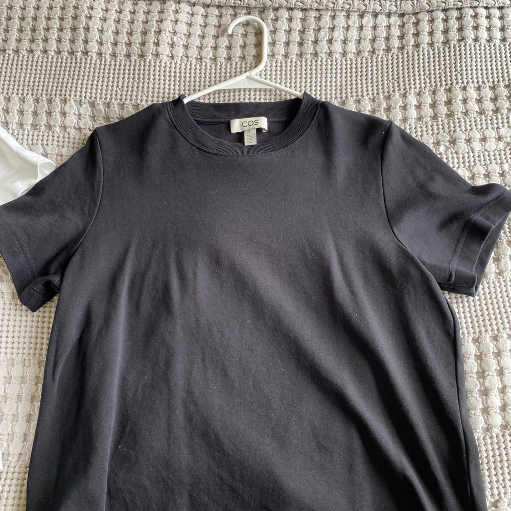 COS Women’s 100% Organic Cotton Clean Cut Regular T-Shirt Black